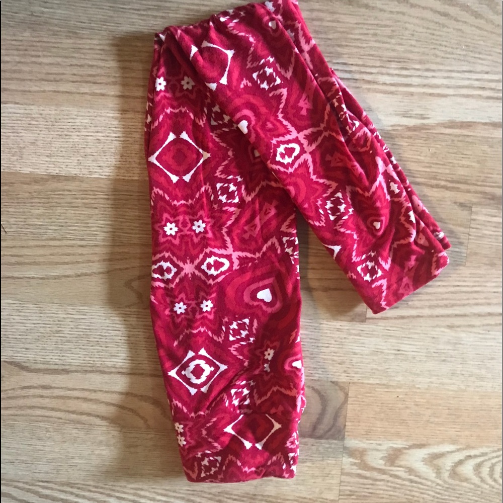 Tween Valentine’s lularoe leggings